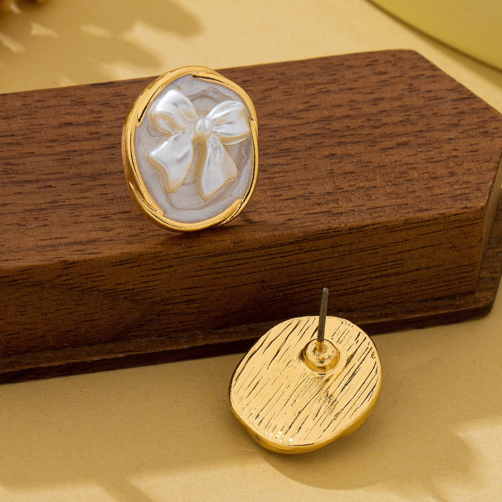 Vintage Pearlized Bow Button Stud Earrings | 80E63089: GOLD