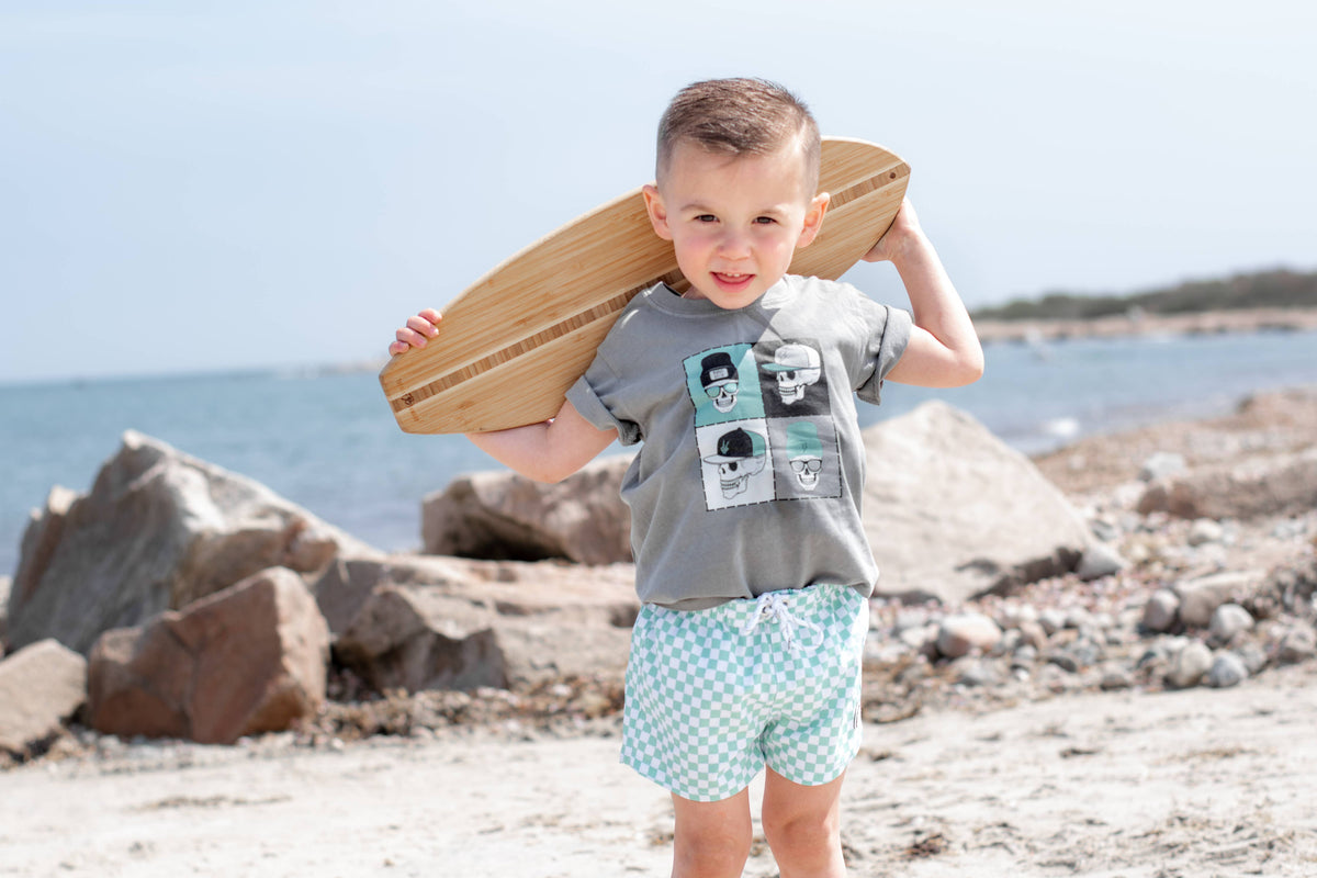 Snapback Skelly | Boys Tee | Comfort Colors: 4/5 (XS)