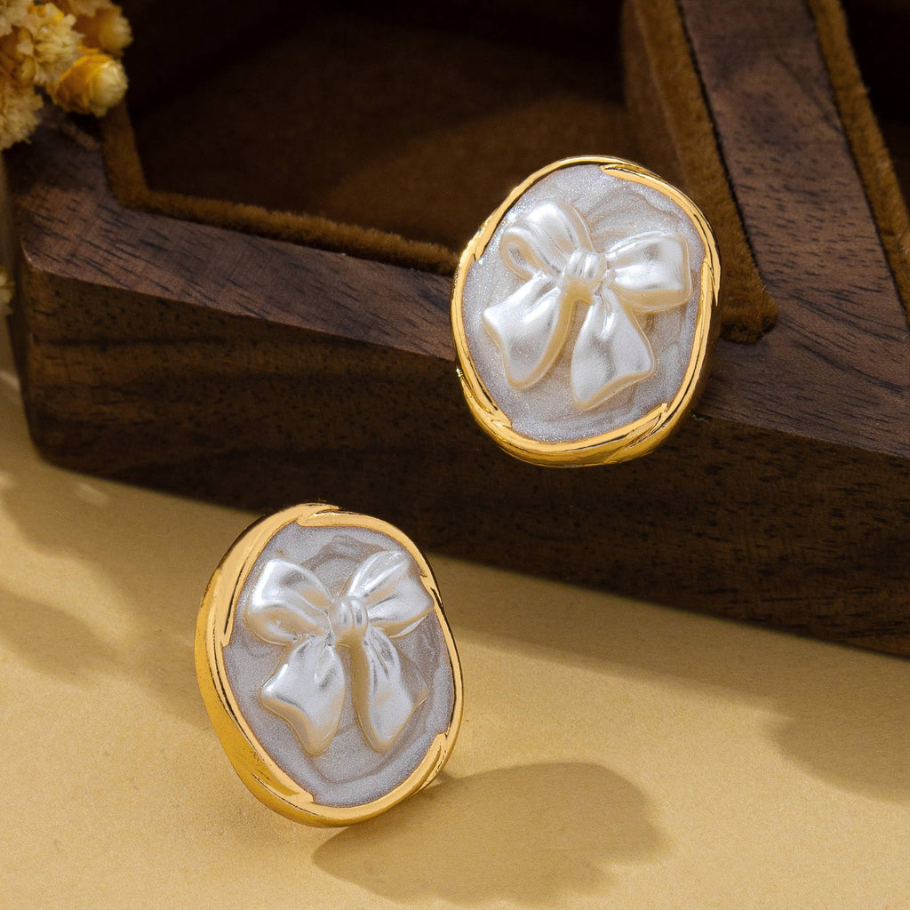 Vintage Pearlized Bow Button Stud Earrings | 80E63089: GOLD